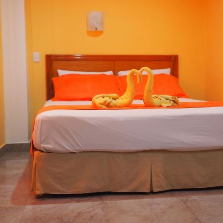 Hostal Espana Puerto Ayora  Buitenkant foto
