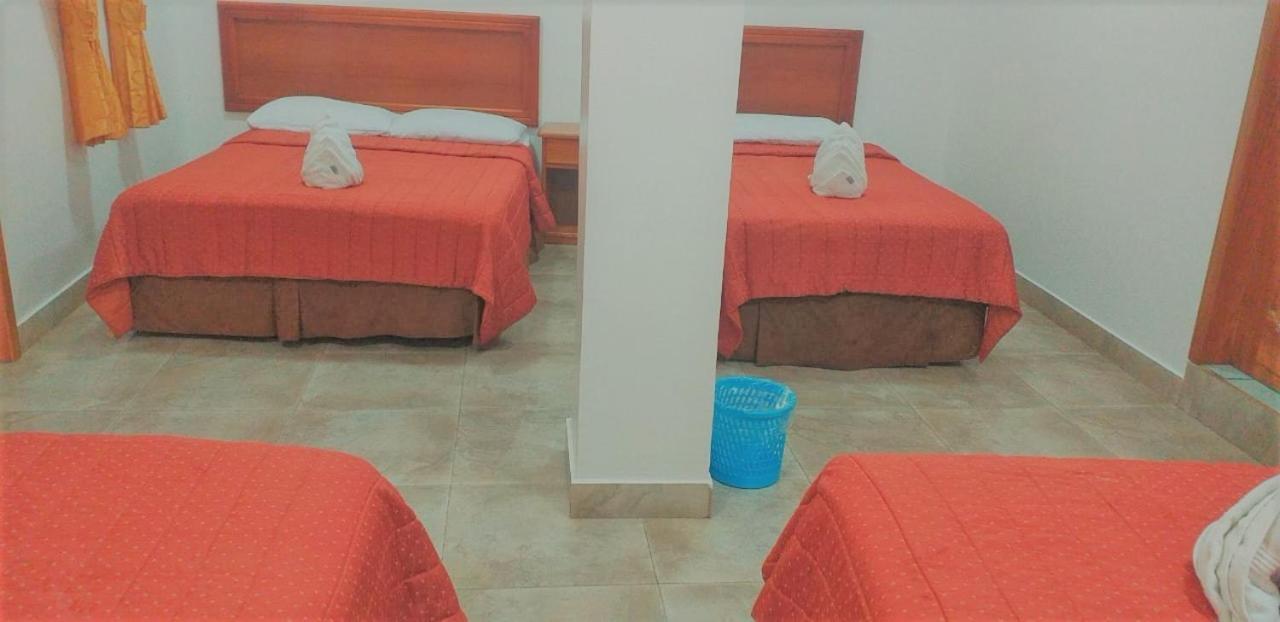 Hostal Espana Puerto Ayora  Buitenkant foto