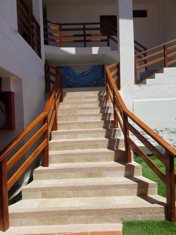 Hostal Espana Puerto Ayora  Buitenkant foto