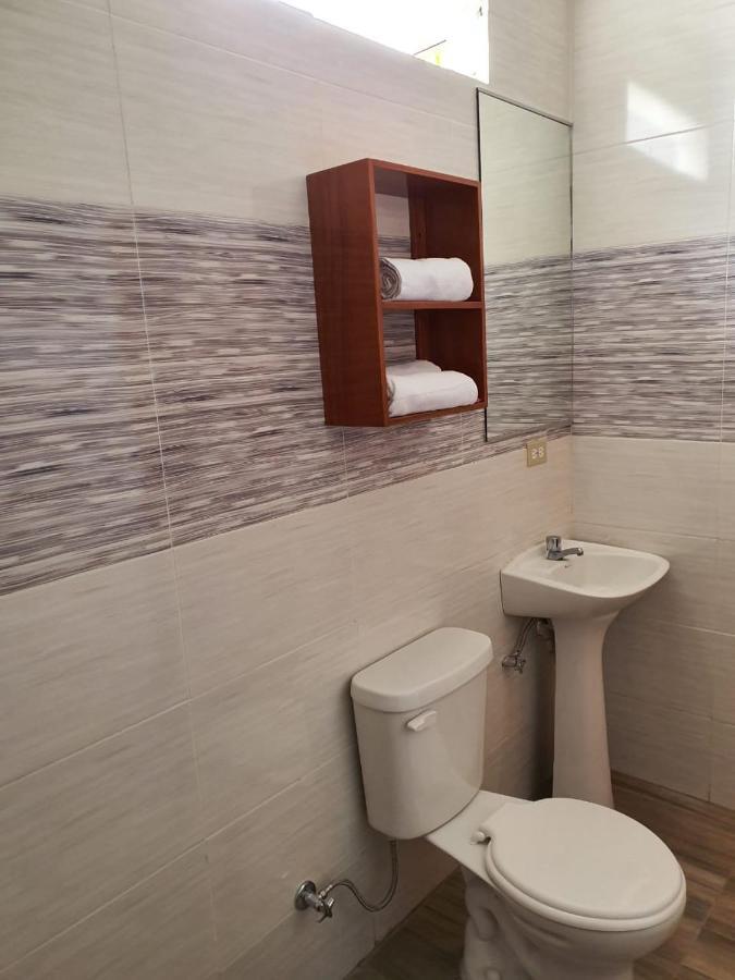 Hostal Espana Puerto Ayora  Buitenkant foto